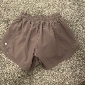 Lululemon 4 inch hotty hot shorts size 2